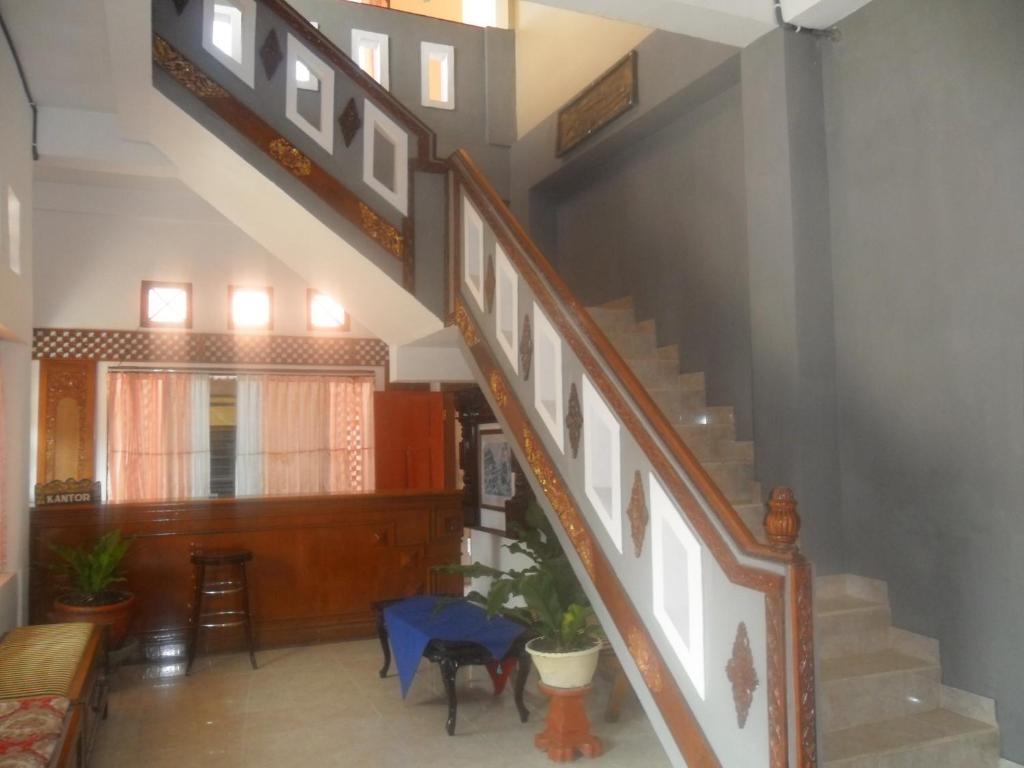 Hotel Sentral Pabean Buleleng Екстериор снимка