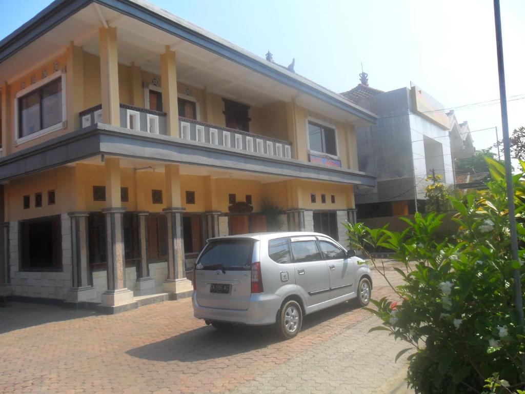 Hotel Sentral Pabean Buleleng Екстериор снимка