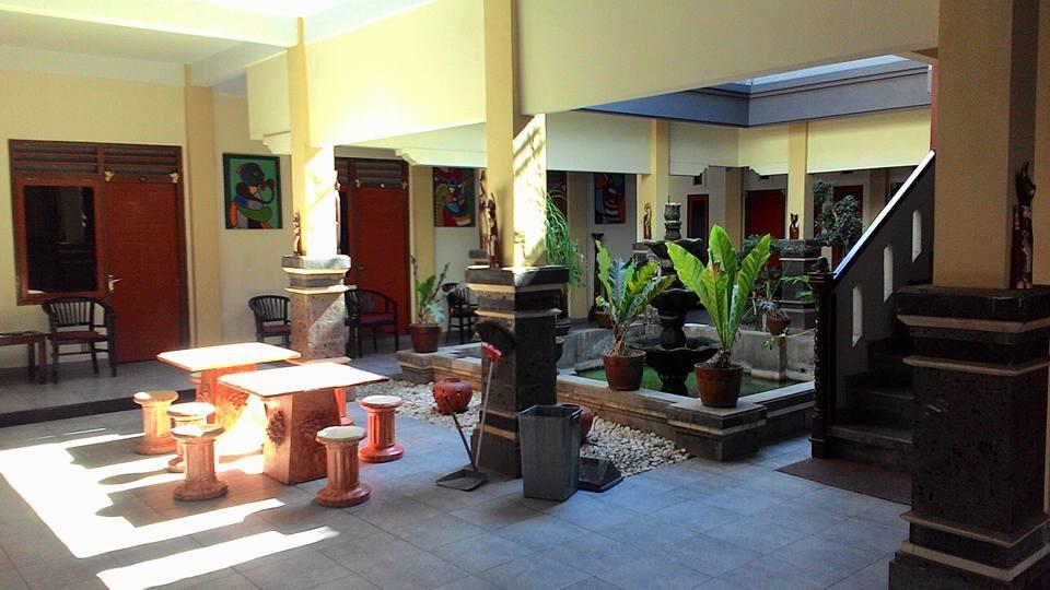 Hotel Sentral Pabean Buleleng Екстериор снимка