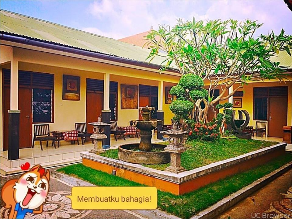 Hotel Sentral Pabean Buleleng Екстериор снимка