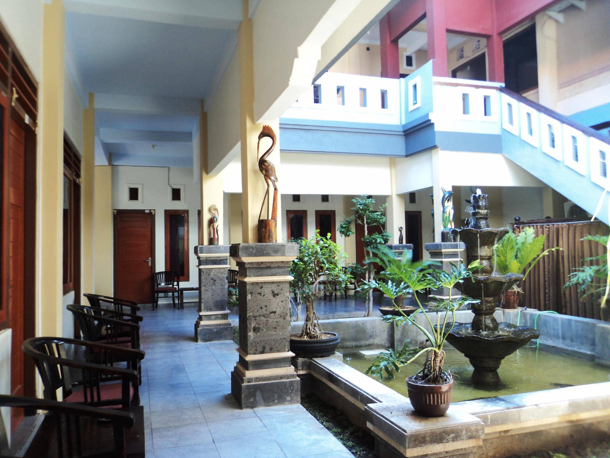 Hotel Sentral Pabean Buleleng Екстериор снимка