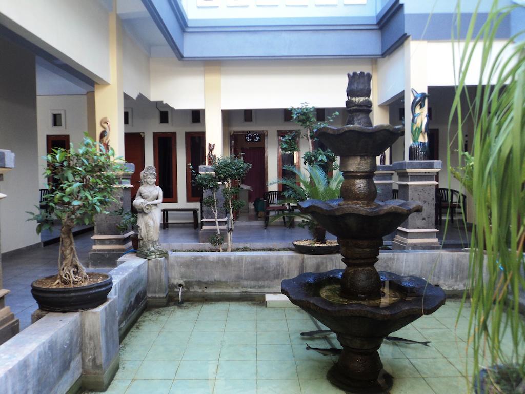 Hotel Sentral Pabean Buleleng Стая снимка