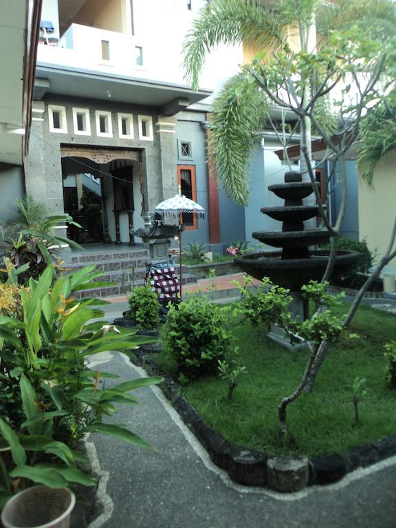 Hotel Sentral Pabean Buleleng Стая снимка