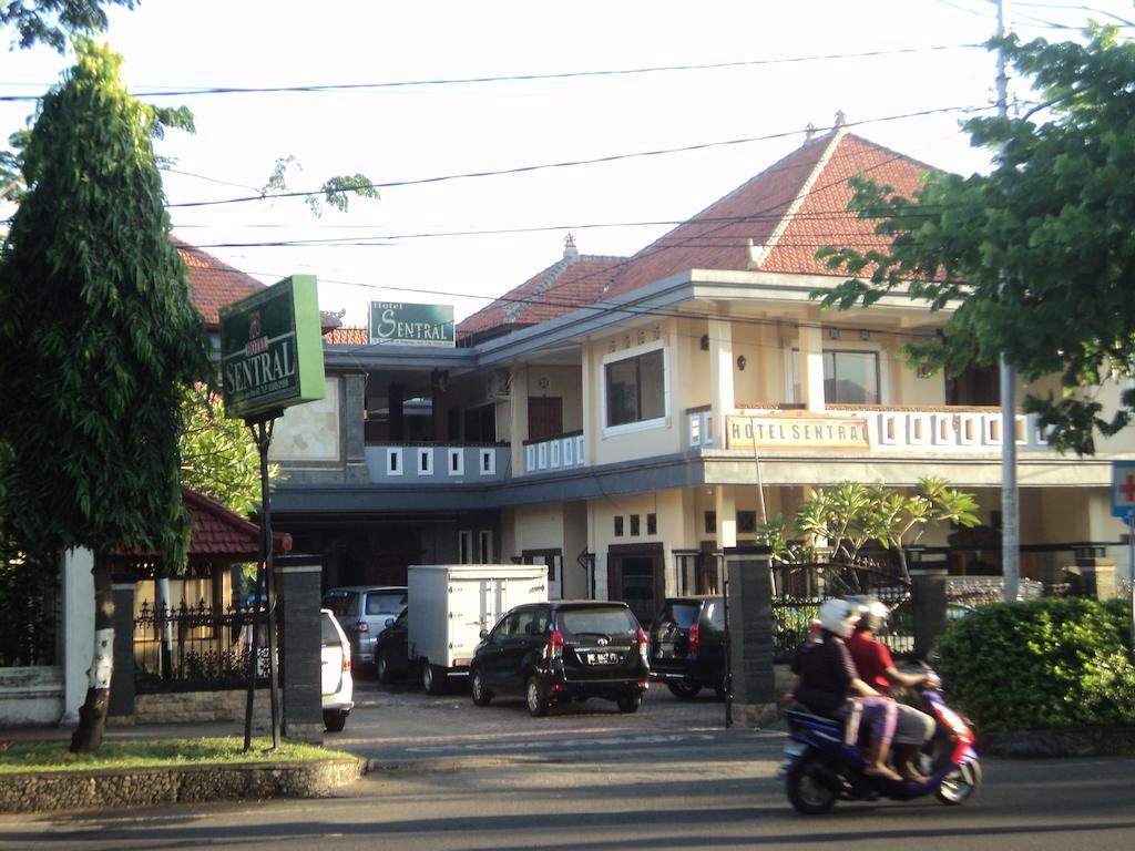 Hotel Sentral Pabean Buleleng Екстериор снимка