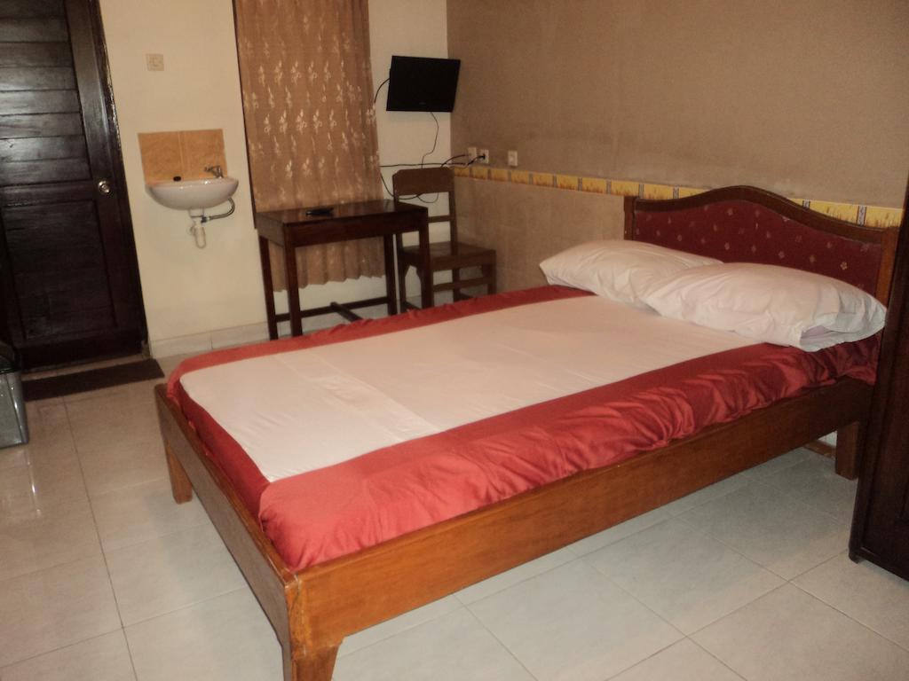 Hotel Sentral Pabean Buleleng Екстериор снимка